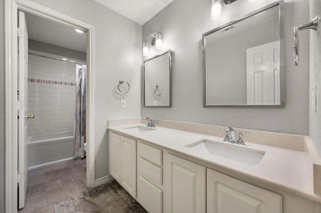 6222 St Leonard Drive, Arlington, TX 76001