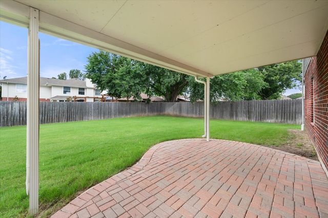 6222 St Leonard Drive, Arlington, TX 76001