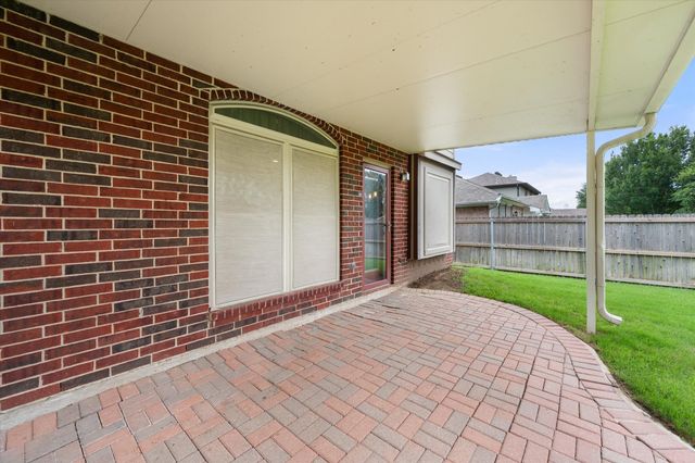 6222 St Leonard Drive, Arlington, TX 76001