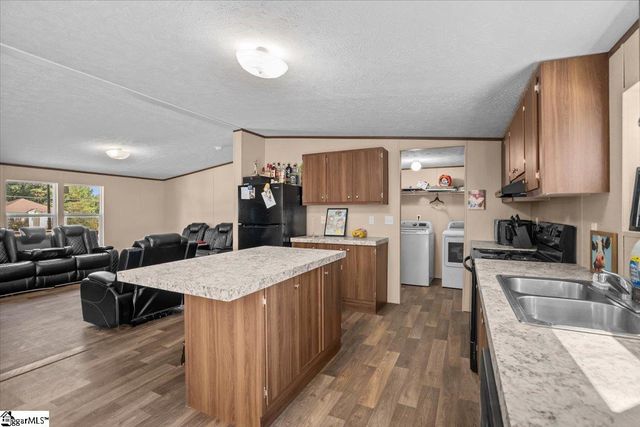 324 Cherokee Falls Road, Blacksburg, SC 29702