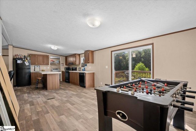 324 Cherokee Falls Road, Blacksburg, SC 29702