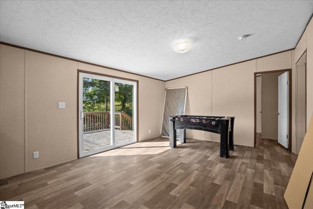 324 Cherokee Falls Road, Blacksburg, SC 29702