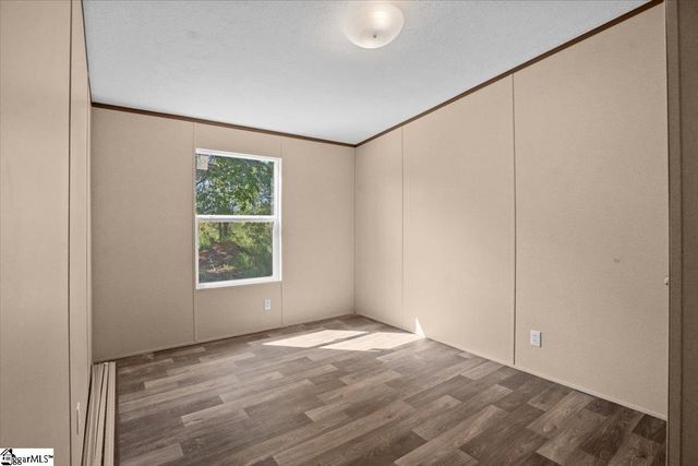 324 Cherokee Falls Road, Blacksburg, SC 29702