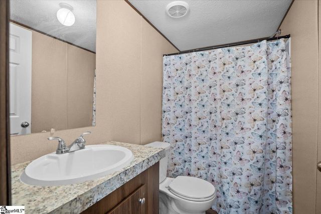 324 Cherokee Falls Road, Blacksburg, SC 29702