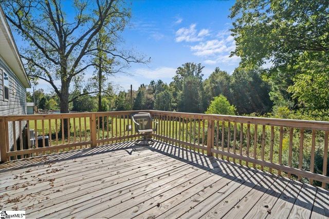 324 Cherokee Falls Road, Blacksburg, SC 29702