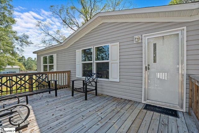 324 Cherokee Falls Road, Blacksburg, SC 29702