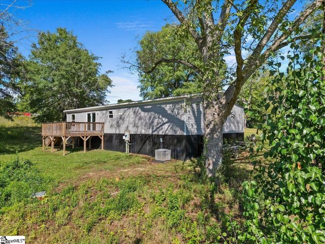 324 Cherokee Falls Road, Blacksburg, SC 29702