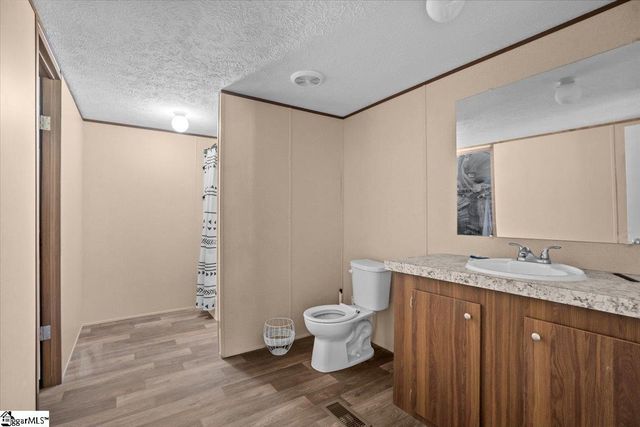 324 Cherokee Falls Road, Blacksburg, SC 29702