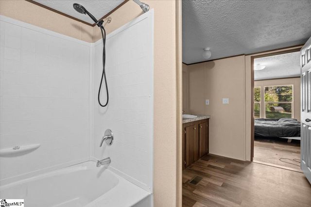 324 Cherokee Falls Road, Blacksburg, SC 29702