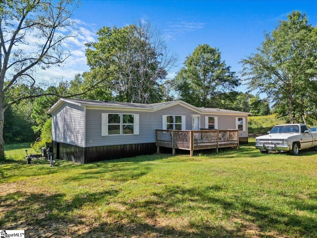 324 Cherokee Falls Road, Blacksburg, SC 29702