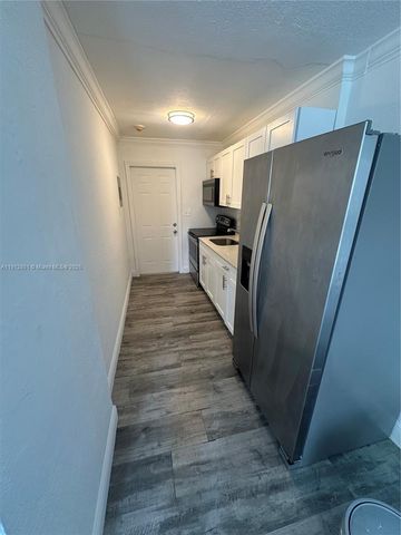 5511 SW 20th St 1-8, West Park, FL 33023