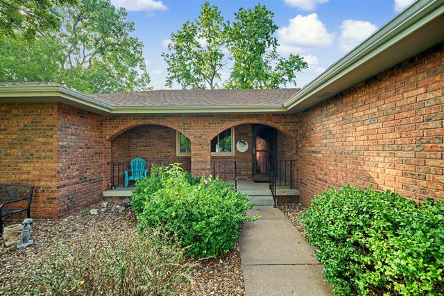 2419 Stewart Ln., Salina, KS 67401