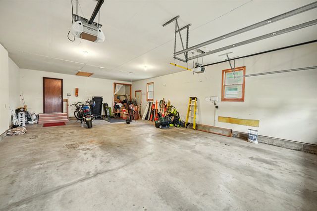 2419 Stewart Ln., Salina, KS 67401