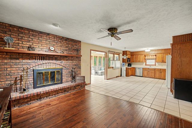 2419 Stewart Ln., Salina, KS 67401