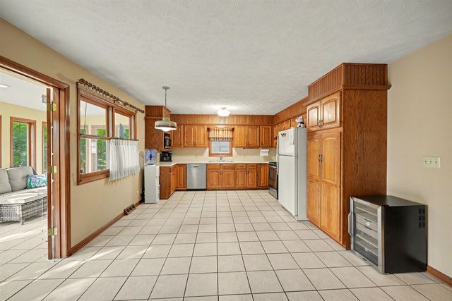 2419 Stewart Ln., Salina, KS 67401