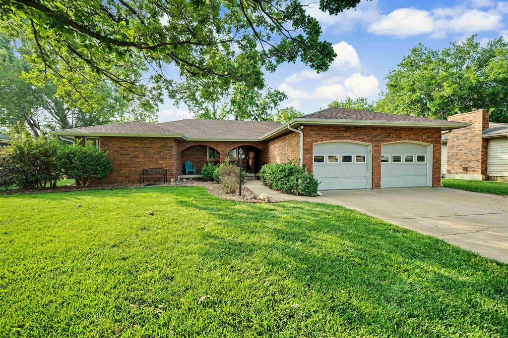 2419 Stewart Ln., Salina, KS 67401