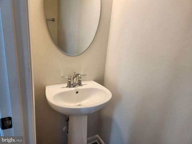 1315 TRESTLE DR, Fredericksburg, VA 22401
