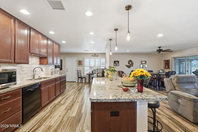 18410 N 104TH Avenue N, Sun City, AZ 85373