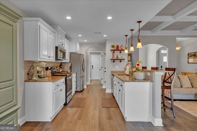 102 McEwen Court, Perry, GA 31069