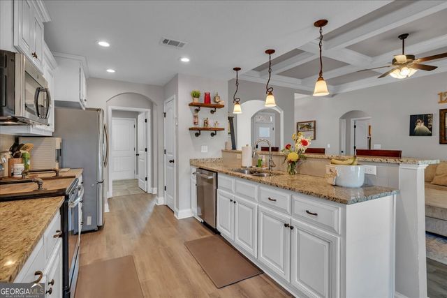 102 McEwen Court, Perry, GA 31069