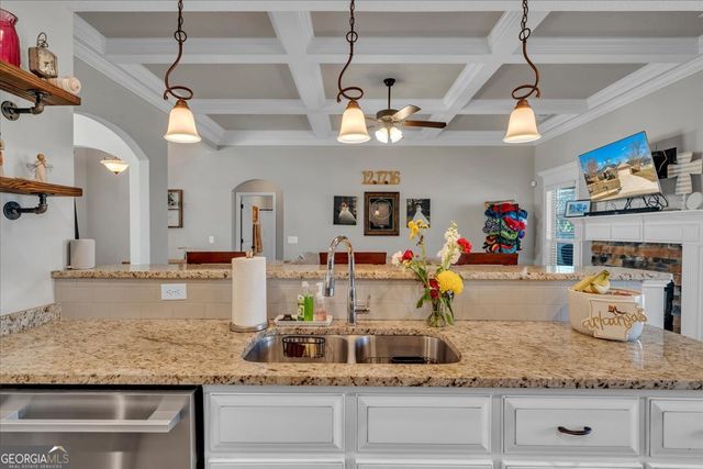 102 McEwen Court, Perry, GA 31069