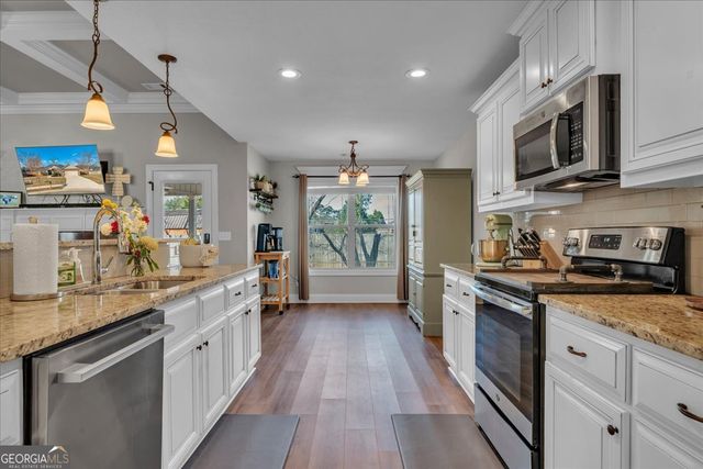 102 McEwen Court, Perry, GA 31069