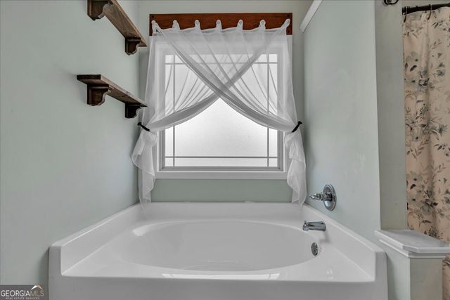 102 McEwen Court, Perry, GA 31069