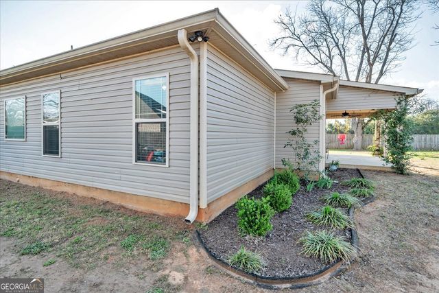 102 McEwen Court, Perry, GA 31069