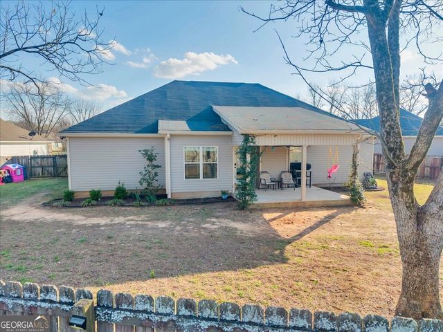 102 McEwen Court, Perry, GA 31069