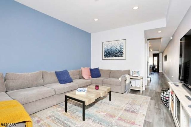 93 Prospect St, Garfield City, NJ 07026