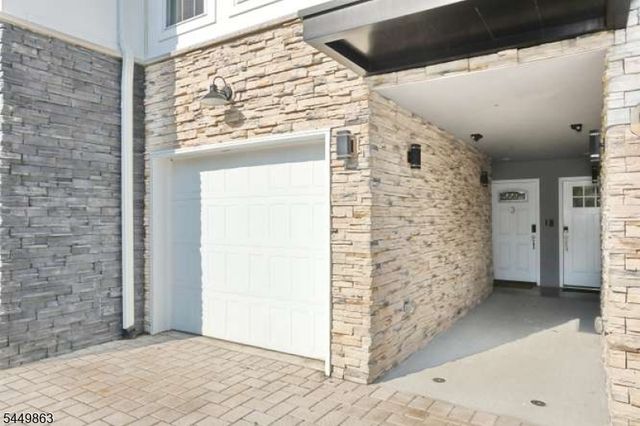 93 Prospect St, Garfield City, NJ 07026