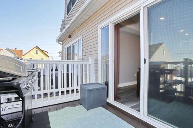 93 Prospect St, Garfield City, NJ 07026