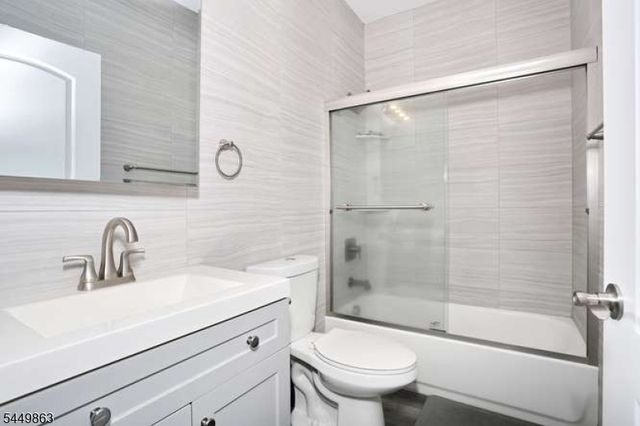 93 Prospect St, Garfield City, NJ 07026