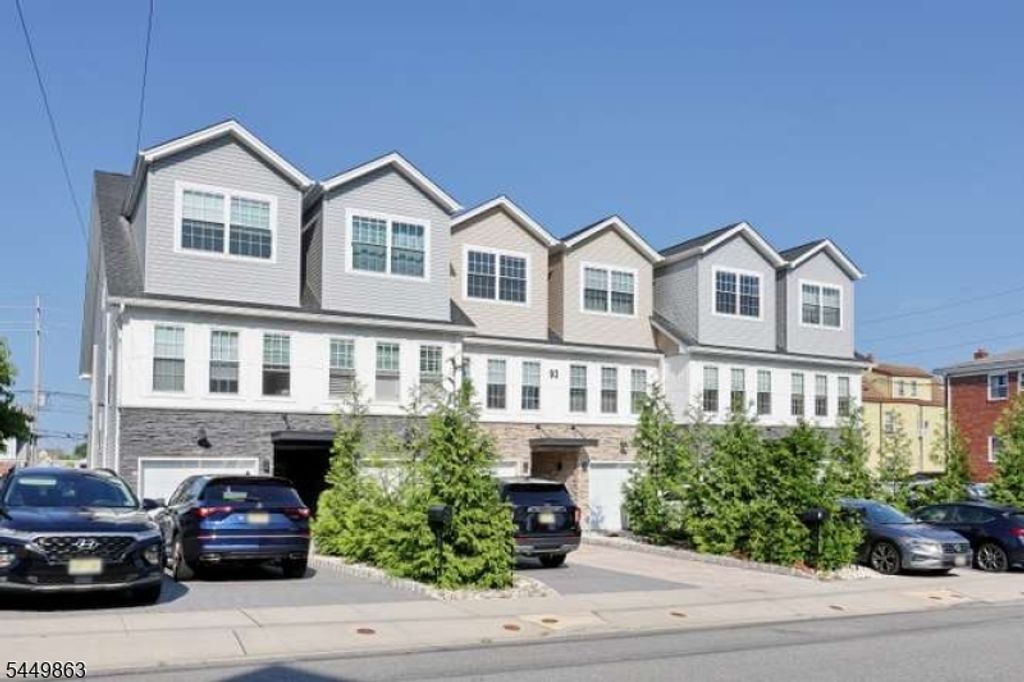93 Prospect St, Garfield City, NJ 07026