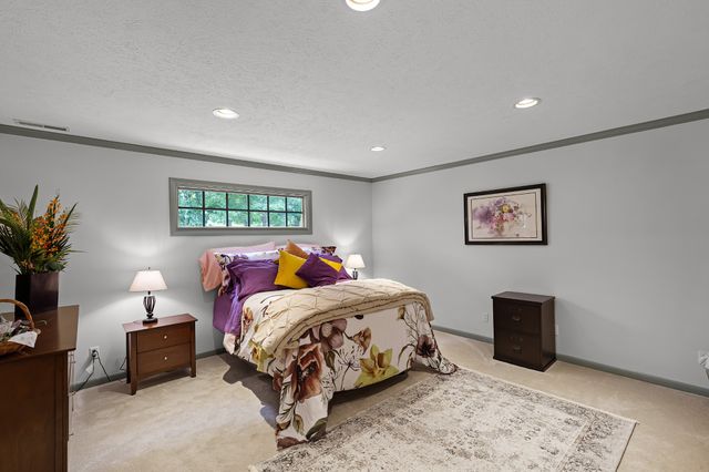 65 King Arthur Dr, Paris, TN 38242