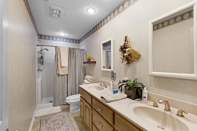 65 King Arthur Dr, Paris, TN 38242
