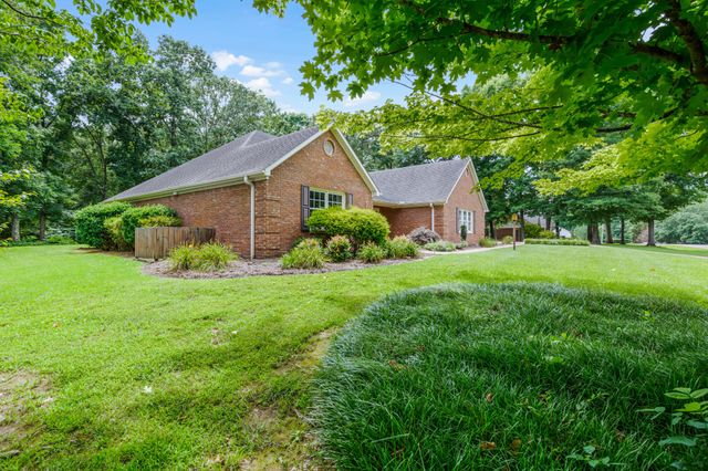 65 King Arthur Dr, Paris, TN 38242