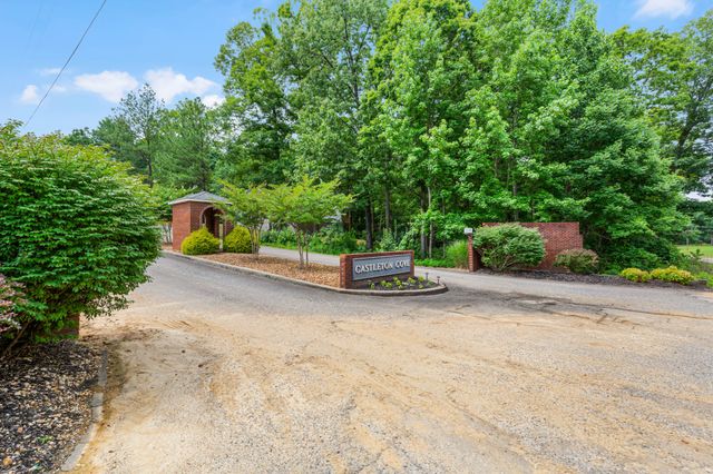 65 King Arthur Dr, Paris, TN 38242