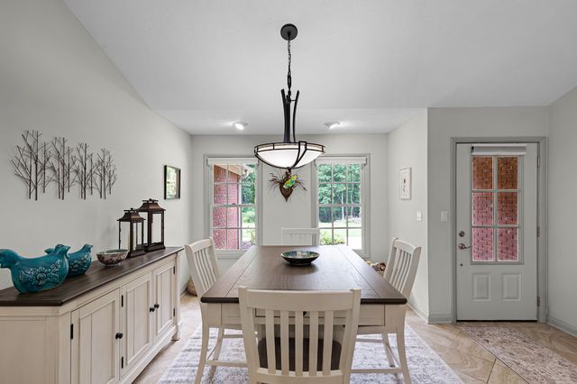 65 King Arthur Dr, Paris, TN 38242