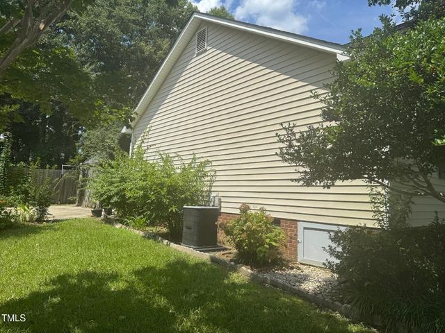 165 Cambridge Elm Drive, Clayton, NC 27520