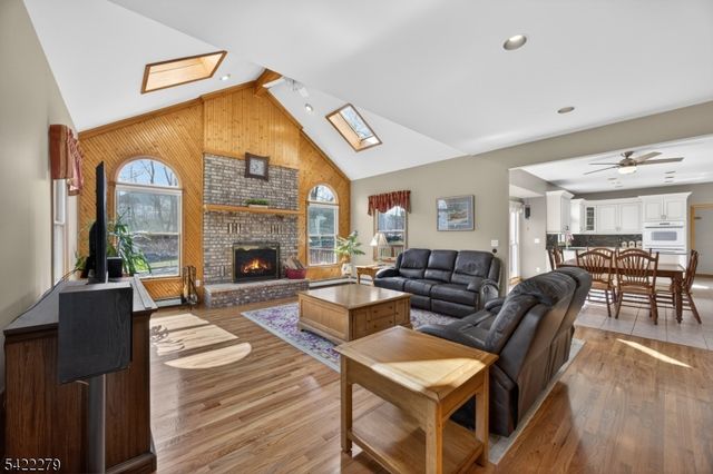 4 Pueblo Trl, Vernon Twp., NJ 07462