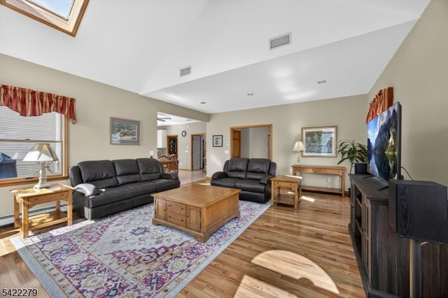 4 Pueblo Trl, Vernon Twp., NJ 07462