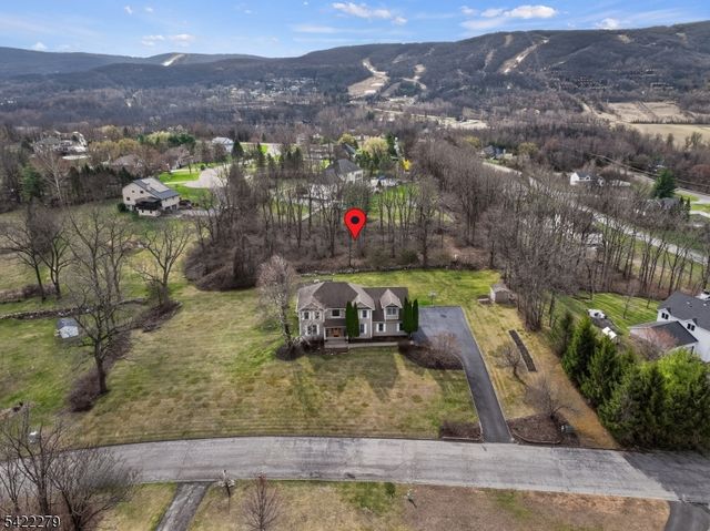 4 Pueblo Trl, Vernon Twp., NJ 07462