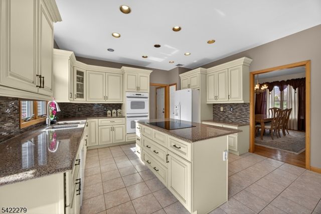 4 Pueblo Trl, Vernon Twp., NJ 07462