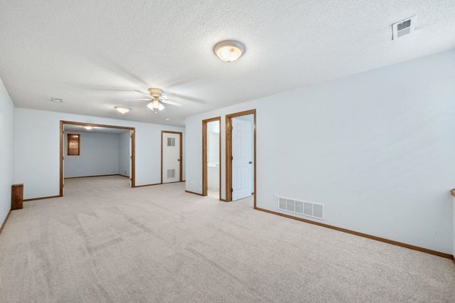 10913 E Longlake St, Wichita, KS 67207