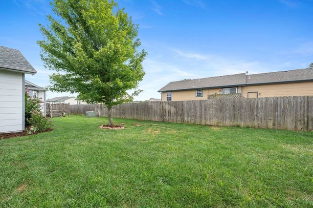 10913 E Longlake St, Wichita, KS 67207