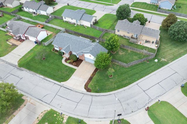 10913 E Longlake St, Wichita, KS 67207