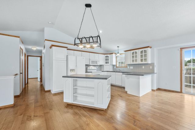 10913 E Longlake St, Wichita, KS 67207