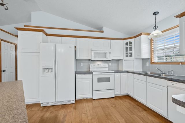 10913 E Longlake St, Wichita, KS 67207