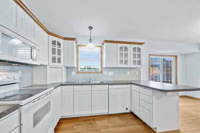 10913 E Longlake St, Wichita, KS 67207